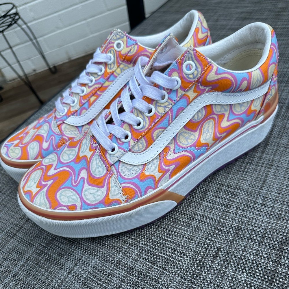 Vans Mens 7.5/Womens 9 platform sneakers